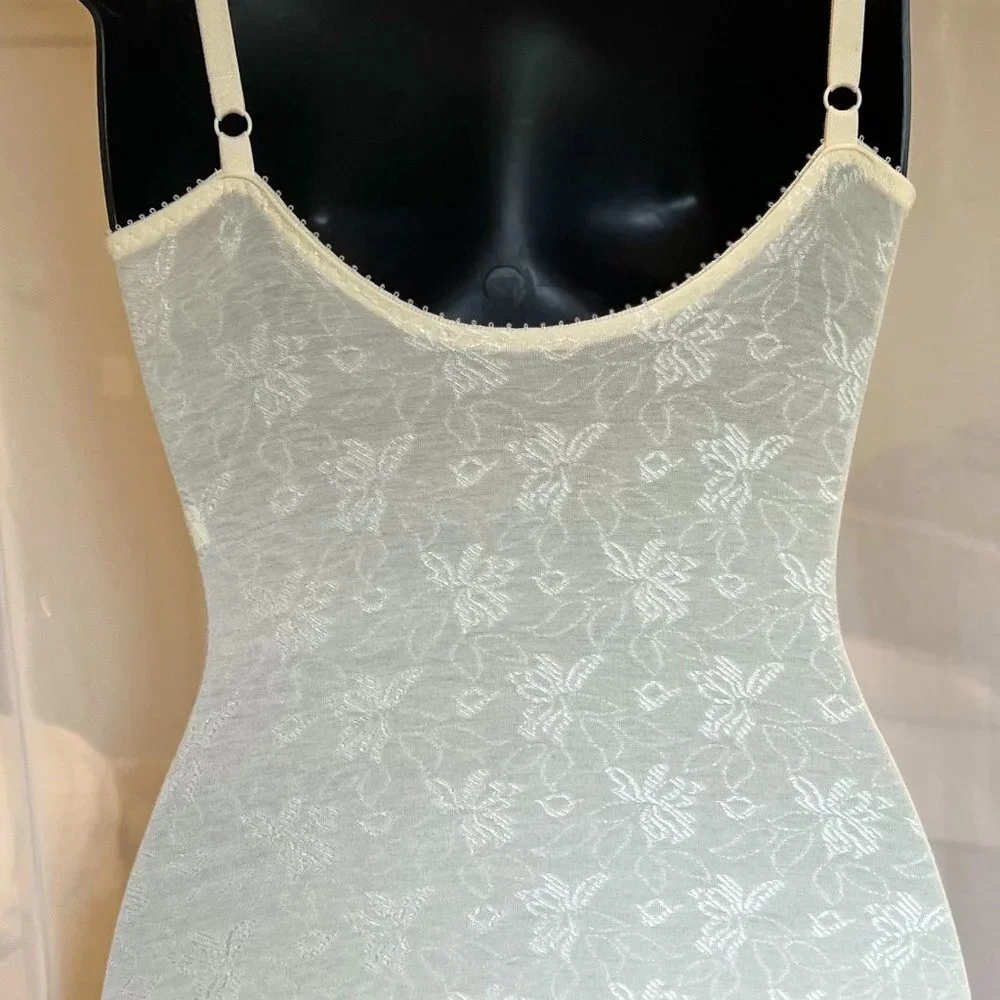 NWOT Gemma Sexy Vintage Lace Teddy Bodysuit with Hook Closures 34B - Picture 10 of 12